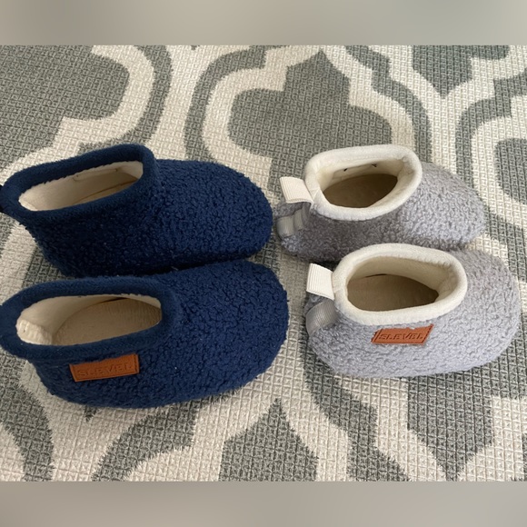 Navy blue & Grey toddler slippers - lot of 2 sized 5-6.5 euc soft & cozy - Picture 1 of 6